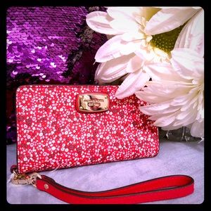 SOLD - Michael Kors Wristlet